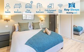 Stylish 1 Bedroom Apartments Free Parking Good Location